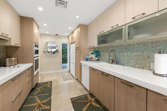 5757 GULF OF MEXICO DRIVE 305, Longboat Key, FL 34228