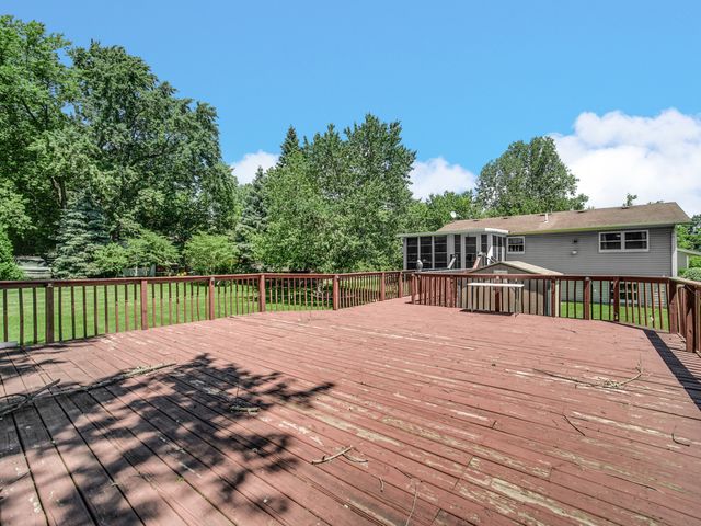 180 S Belmont Avenue, Elgin, IL 60123