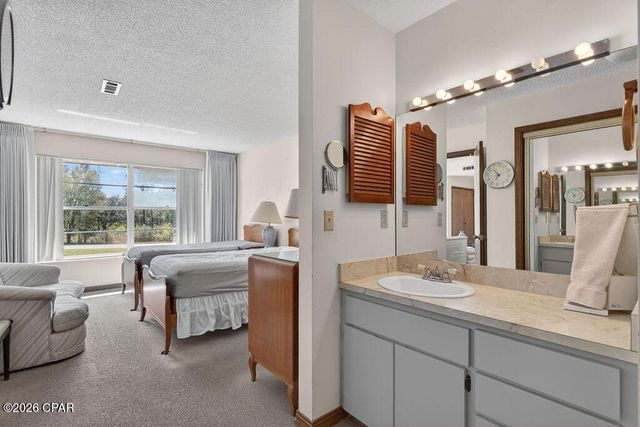 4006 Oak Hill Road, Chipley, FL 32428