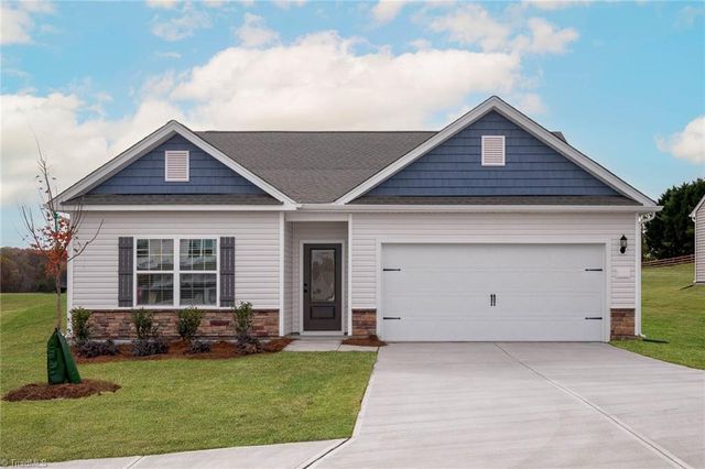 215 Macintosh Drive, King, NC 27021
