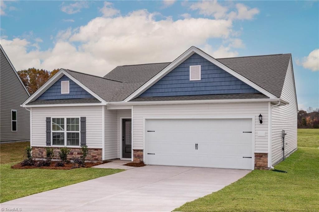 215 Macintosh Drive, King, NC 27021