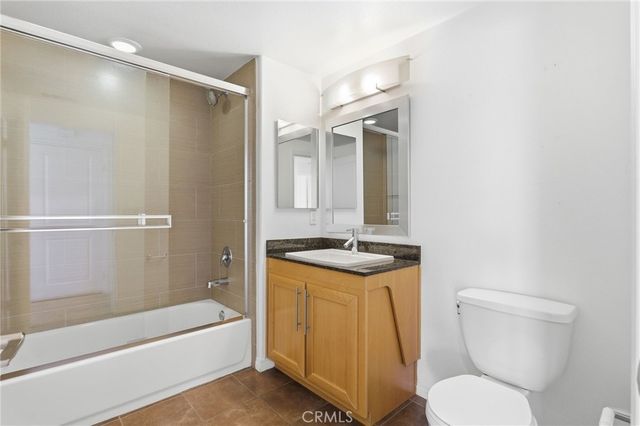 11925 KLING 111, Valley Village, CA 91607