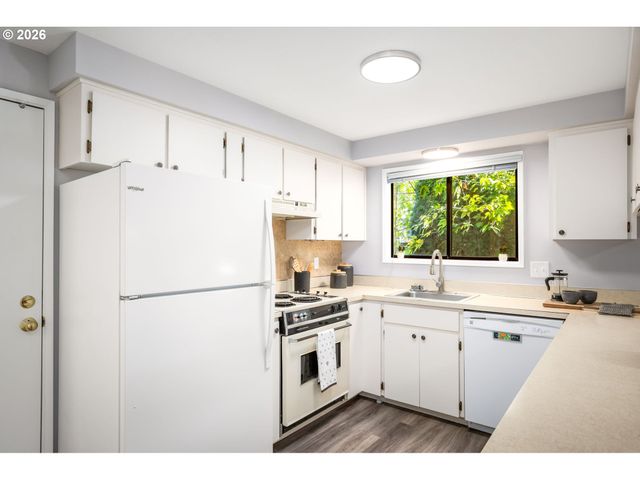 4538 Sw WOOD Pkwy, Portland, OR 97219