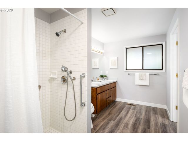 4538 Sw WOOD Pkwy, Portland, OR 97219