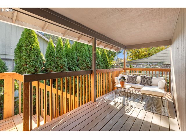 4538 Sw WOOD Pkwy, Portland, OR 97219