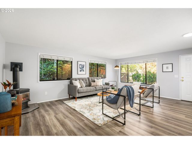 4538 Sw WOOD Pkwy, Portland, OR 97219