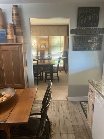 2261 Thomas Dr, North Huntingdon, PA 15642