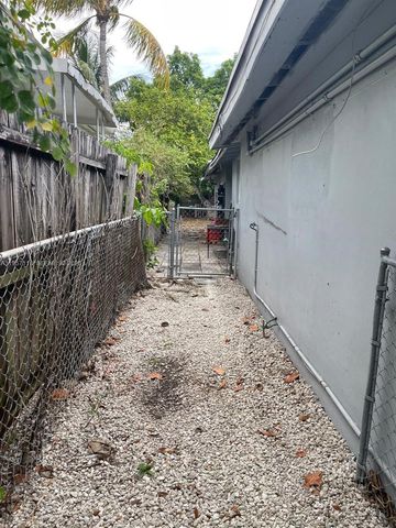 1155 NE 113th St 0, Miami, FL 33161