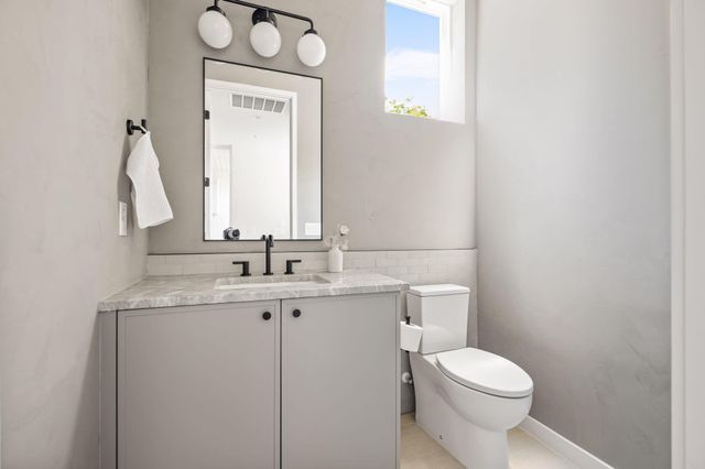 1609 Canterbury ST 1, Austin, TX 78702