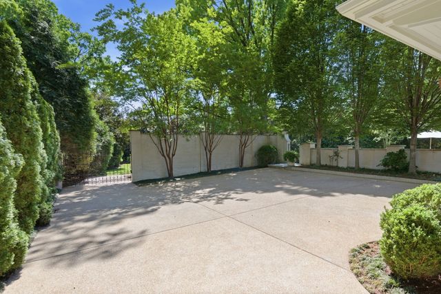3701 Woodlawn Dr, Nashville, TN 37215