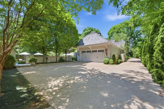 3701 Woodlawn Dr, Nashville, TN 37215