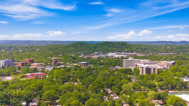 3701 Woodlawn Dr, Nashville, TN 37215