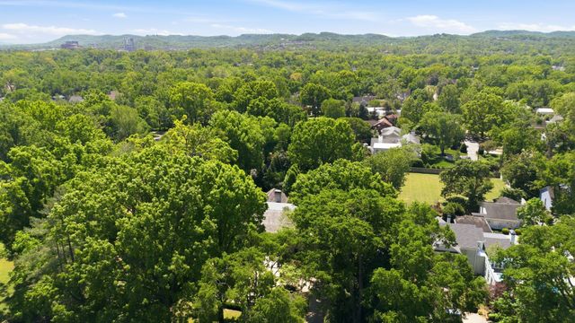 3701 Woodlawn Dr, Nashville, TN 37215