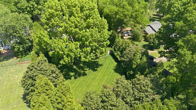 3701 Woodlawn Dr, Nashville, TN 37215