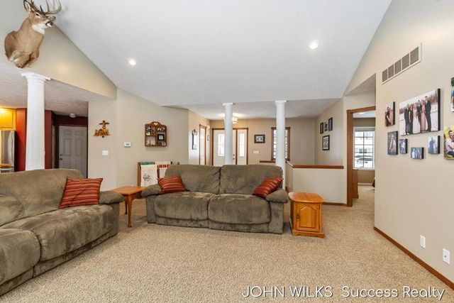 3140 N Bluff Court, Hudsonville, MI 49426