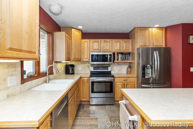 3140 N Bluff Court, Hudsonville, MI 49426
