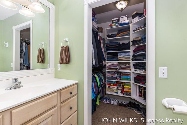 3140 N Bluff Court, Hudsonville, MI 49426