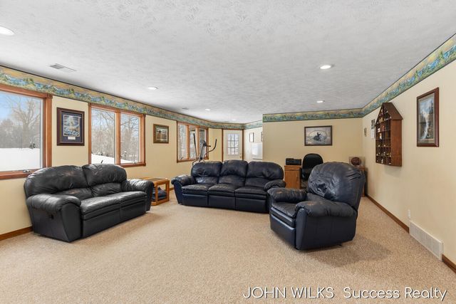 3140 N Bluff Court, Hudsonville, MI 49426