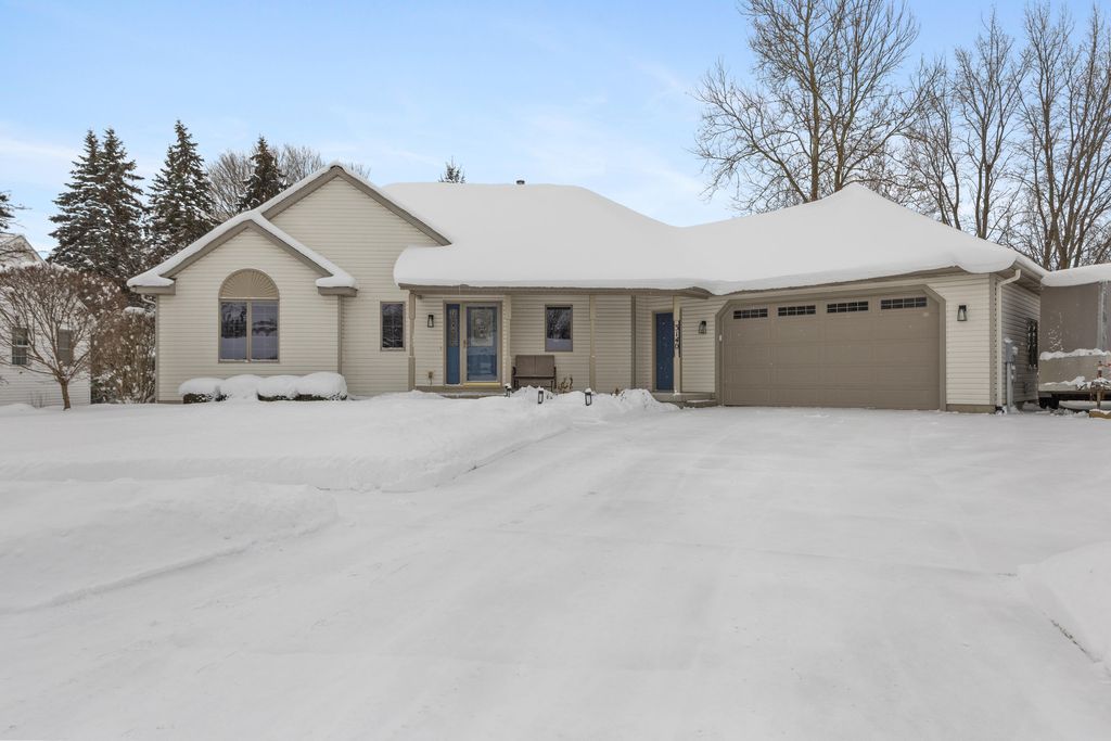 3140 N Bluff Court, Hudsonville, MI 49426