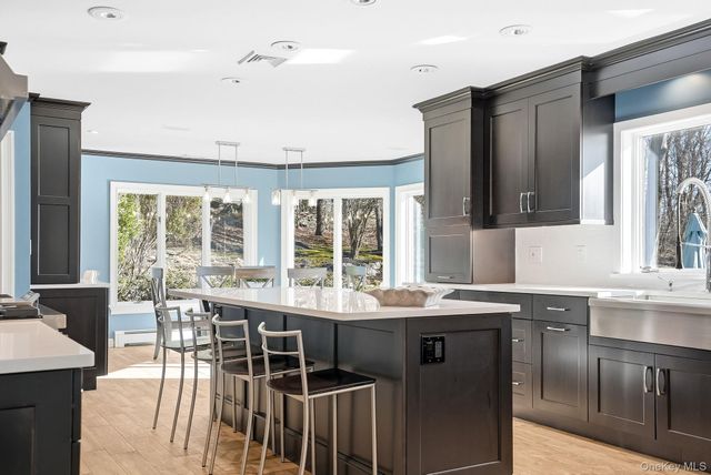 2 Hemlock Rise, Armonk, NY 10504