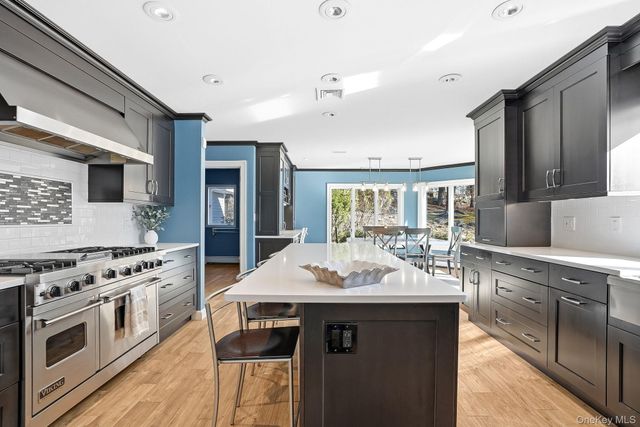 2 Hemlock Rise, Armonk, NY 10504