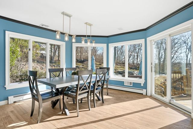 2 Hemlock Rise, Armonk, NY 10504