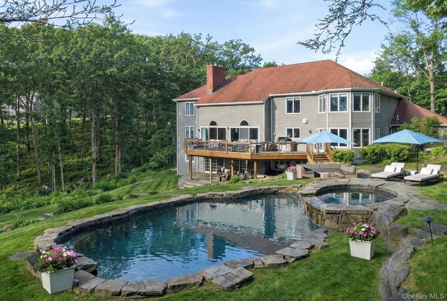 2 Hemlock Rise, Armonk, NY 10504