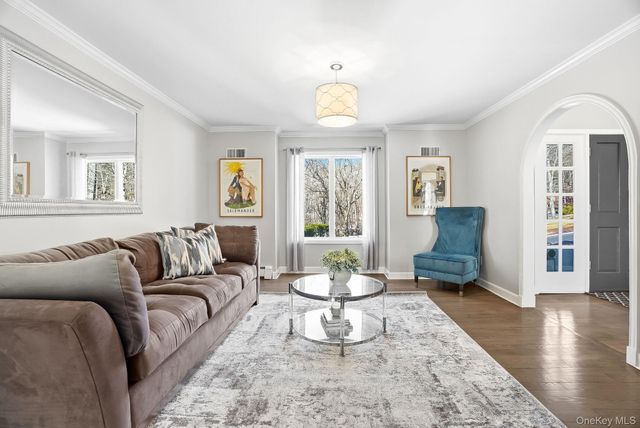 2 Hemlock Rise, Armonk, NY 10504