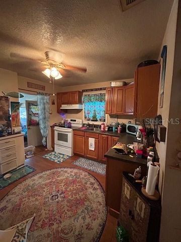 192 E PENNSYLVANIA AVENUE, Lake Helen, FL 32744