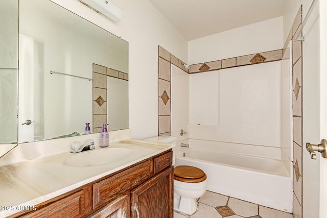 1328 E PALMDALE Drive, Tempe, AZ 85282