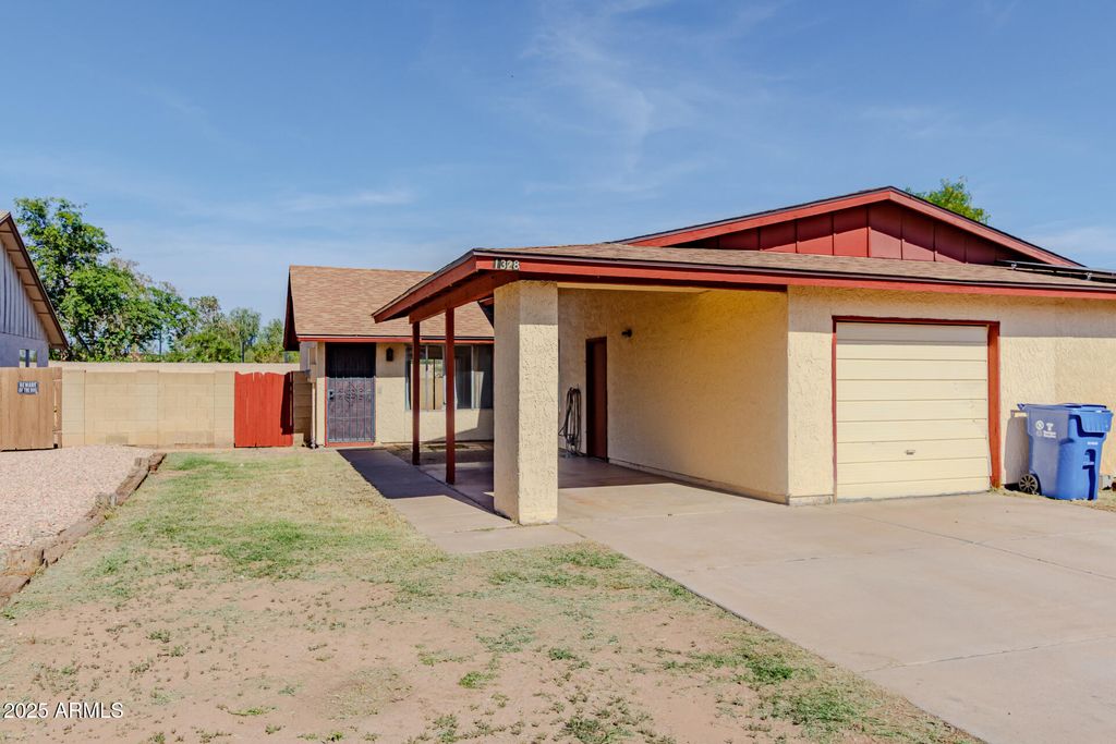 1328 E PALMDALE Drive, Tempe, AZ 85282