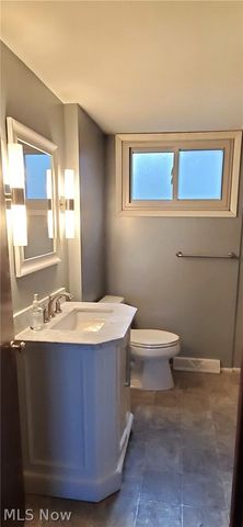 504 Larkin Avenue, Akron, OH 44305