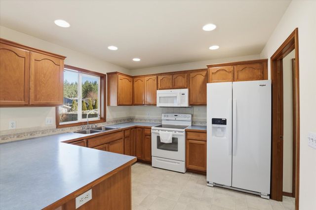 4708 W Belmont Dr, Spokane, WA 99208