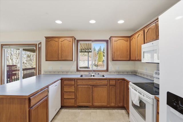 4708 W Belmont Dr, Spokane, WA 99208