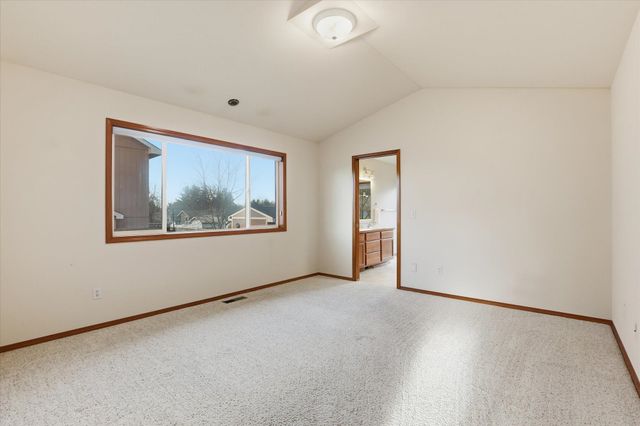 4708 W Belmont Dr, Spokane, WA 99208