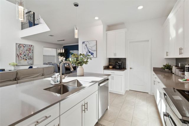 1009 LEADER, Davenport, FL 33896