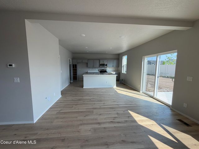 4464 E Rare Fox AVE, Post Falls, ID 83854