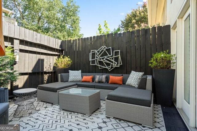 3 Gilbert Trail, Atlanta, GA 30308