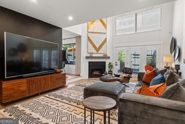 3 Gilbert Trail, Atlanta, GA 30308