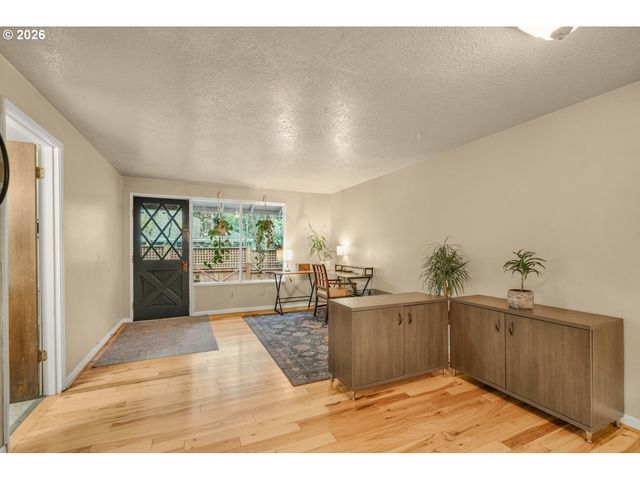 5770 Sw CRANBERRY Ct, Beaverton, OR 97007