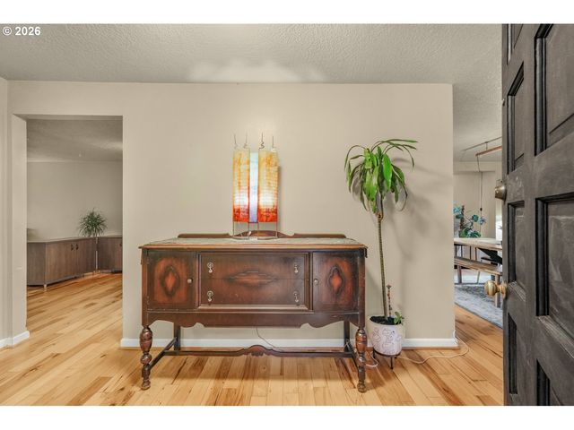 5770 Sw CRANBERRY Ct, Beaverton, OR 97007