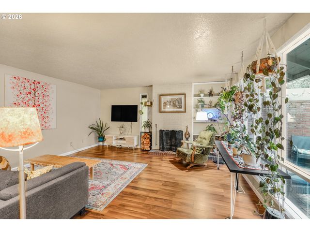 5770 Sw CRANBERRY Ct, Beaverton, OR 97007