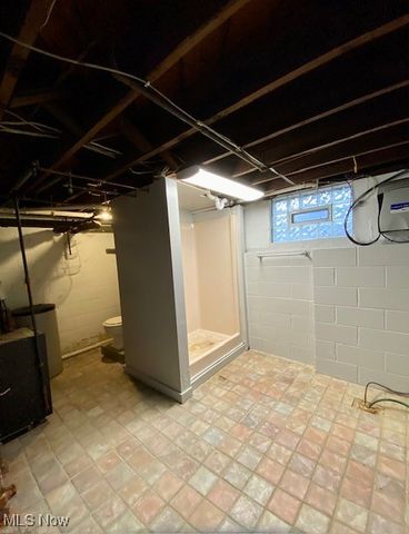 2321 N Leavitt Road NW, Warren, OH 44485