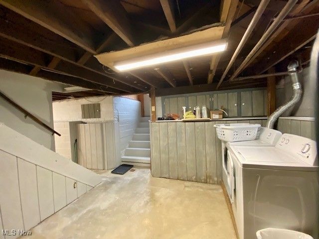 2321 N Leavitt Road NW, Warren, OH 44485