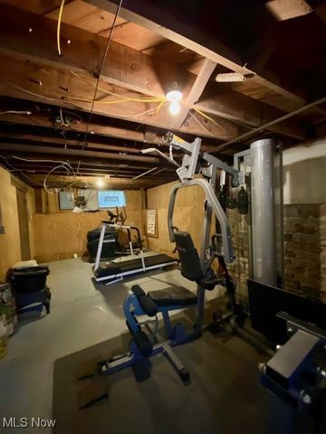 2321 N Leavitt Road NW, Warren, OH 44485