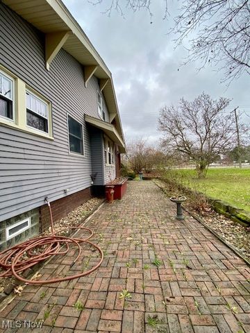 2321 N Leavitt Road NW, Warren, OH 44485