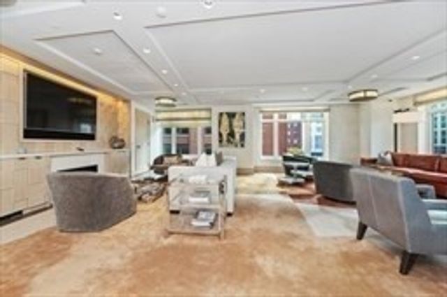 100 Lovejoy Wharf PH 2C, Boston, MA 02114