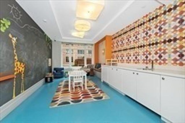 100 Lovejoy Wharf PH 2C, Boston, MA 02114