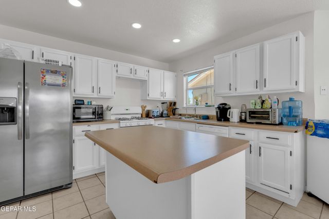 14012 Lago Azul Street, Horizon City, TX 79928