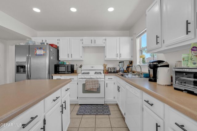 14012 Lago Azul Street, Horizon City, TX 79928